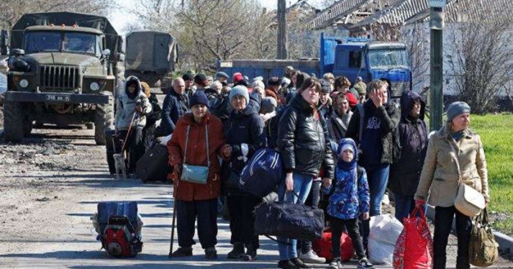 Forțele ruse ar fi tras într-o mașină implicată în evacuarea oamenilor din Azovstal. Un mort și mai mulți răniți